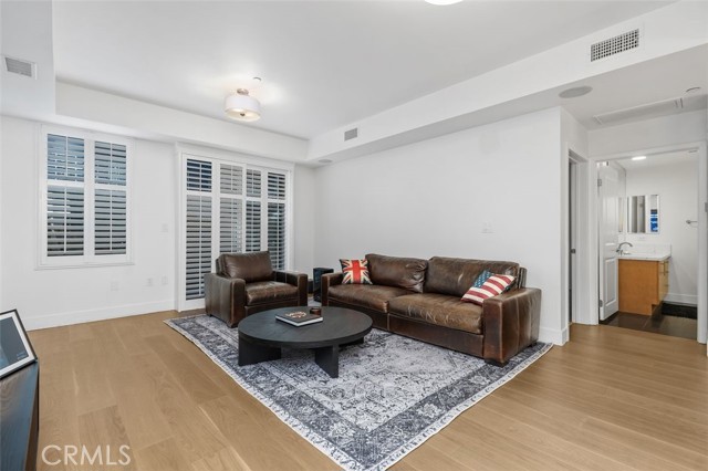 Detail Gallery Image 8 of 49 For 150 the Promenade #202,  Long Beach,  CA 90802 - 3 Beds | 3 Baths