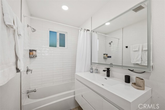 Detail Gallery Image 13 of 26 For 4134 W 107th St, Inglewood,  CA 90304 - 3 Beds | 2 Baths