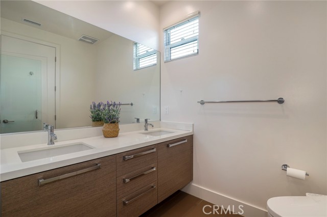 Detail Gallery Image 24 of 32 For 5656 Hazeltine Ave, Valley Glen,  CA 91401 - 3 Beds | 2/1 Baths