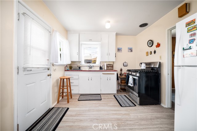 5870 Lemon Avenue, Long Beach CA: https://media.crmls.org/medias/ec3fb740-94f9-4435-a155-b72d357cf7d5.jpg