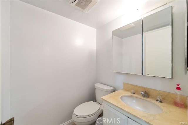 Detail Gallery Image 12 of 26 For 12441 Interior Cir, Los Alamitos,  CA 90720 - 3 Beds | 2/1 Baths