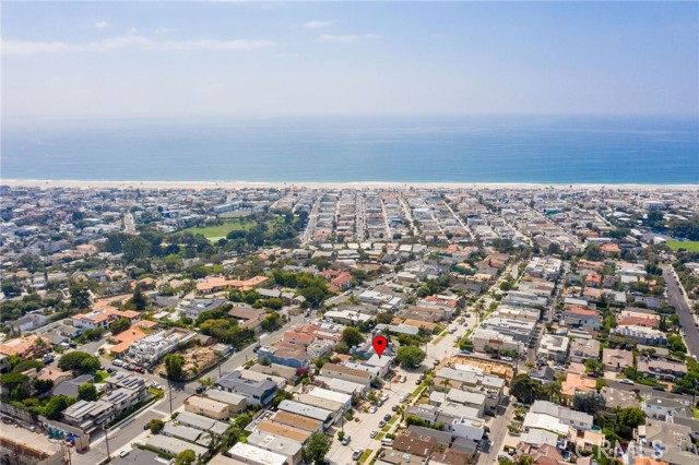 North Hermosa neighborhood toward ocean.