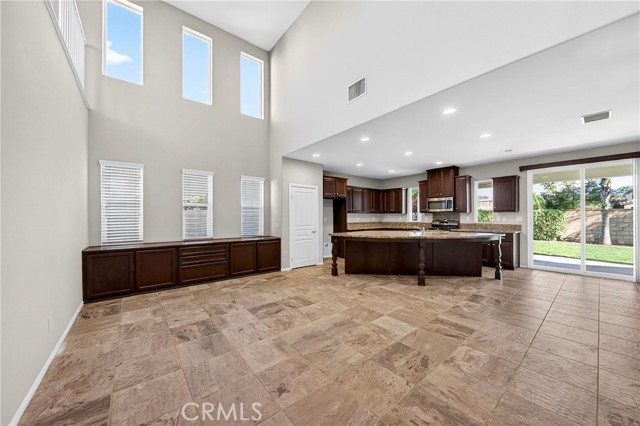 Detail Gallery Image 13 of 55 For 11775 Silver Birch Rd, Corona,  CA 92883 - 4 Beds | 3 Baths