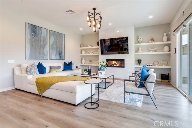 Detail Gallery Image 5 of 39 For 6509 Canyon Oaks Dr, Simi Valley,  CA 93063 - 5 Beds | 5/1 Baths