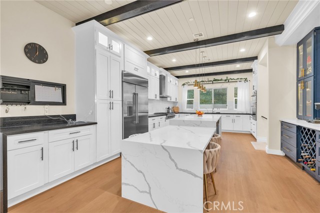 Detail Gallery Image 11 of 61 For 451 Avenida Esplendor, Walnut,  CA 91789 - 6 Beds | 6/1 Baths
