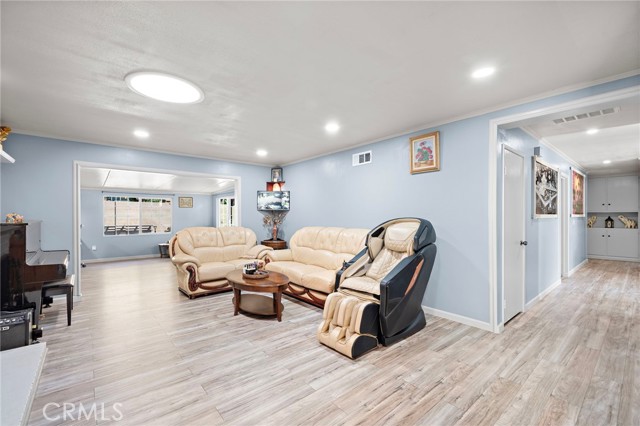 Detail Gallery Image 4 of 44 For 17075 Buttonwood St, Fountain Valley,  CA 92708 - 3 Beds | 3/1 Baths