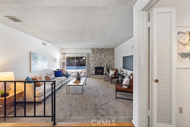 Detail Gallery Image 6 of 51 For 3561 Fela, Long Beach,  CA 90808 - 4 Beds | 2 Baths