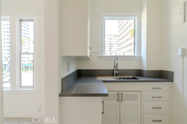 Detail Gallery Image 4 of 17 For 10 Atlantic Ave #204,  Long Beach,  CA 90802 - 0 Beds | 1 Baths