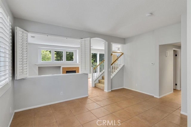 Detail Gallery Image 14 of 27 For 466 Fallbrook Ave, Newbury Park,  CA 91320 - 4 Beds | 2/1 Baths