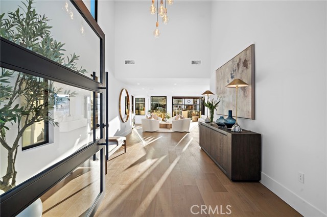 Detail Gallery Image 4 of 57 For 16471 Barnstable, Huntington Beach,  CA 92649 - 5 Beds | 5/1 Baths