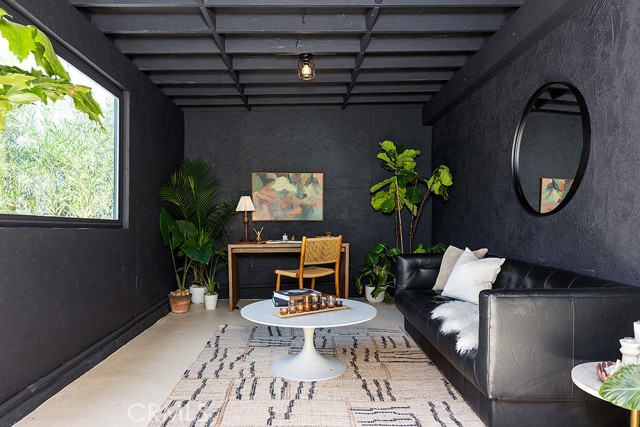1215 N Avenue 56, Los Angeles CA: https://media.crmls.org/medias/ec4530c4-54e4-465a-9ca8-25d05cb6d66f.jpg