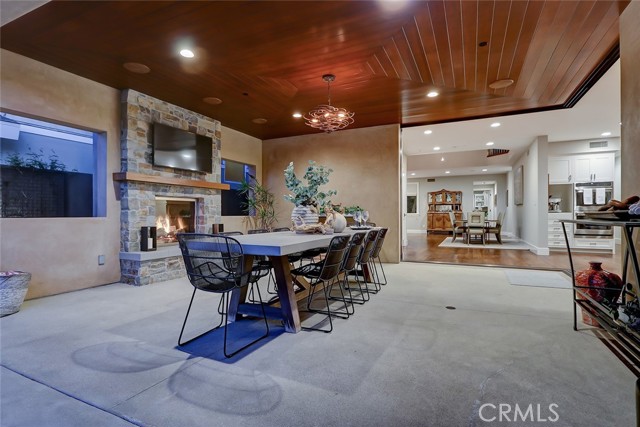 1833 8th Street, Manhattan Beach CA: https://media.crmls.org/medias/ec45ba95-6b75-4d64-99b7-41a80c578a6c.jpg