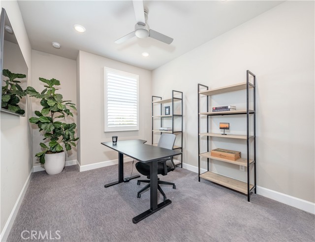 19209 Tideline Court, Huntington Beach CA: https://media.crmls.org/medias/ec460979-9b01-42fe-9d5f-a0b0954e06c4.jpg