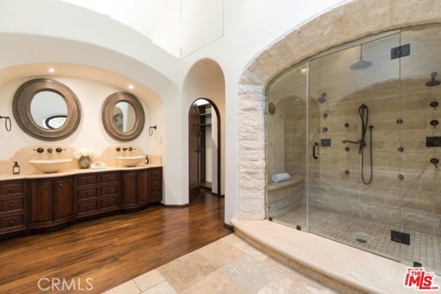 Detail Gallery Image 19 of 29 For 746 Norway Ln, Los Angeles,  CA 90049 - 5 Beds | 6 Baths