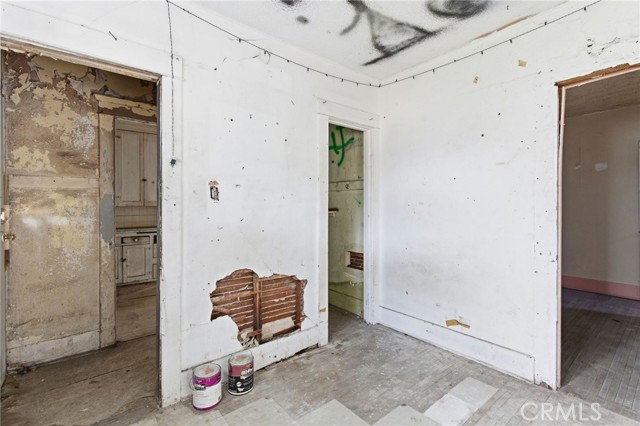 Detail Gallery Image 12 of 16 For 2064 Myrtle, Long Beach,  CA 90806 - 2 Beds | 1 Baths