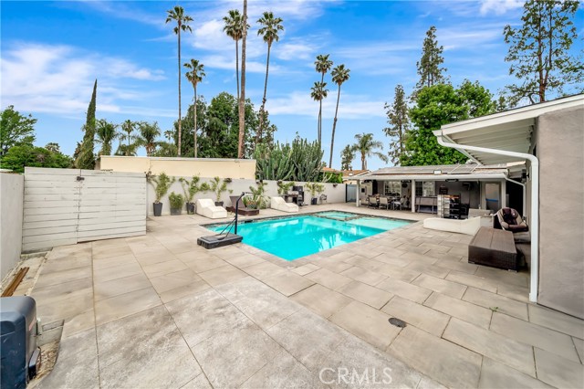 Detail Gallery Image 40 of 43 For 19706 Victory Bld, Woodland Hills,  CA 91367 - 4 Beds | 2 Baths