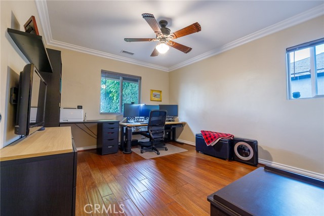 Detail Gallery Image 20 of 27 For 17726 Martha St, Encino,  CA 91316 - 3 Beds | 2 Baths