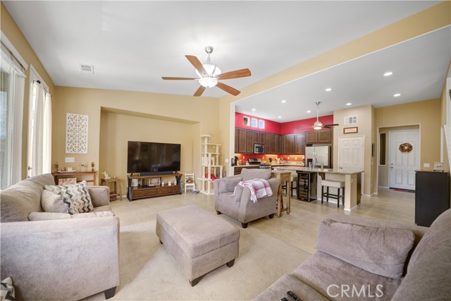 Detail Gallery Image 9 of 26 For 34063 Corktree Rd, Lake Elsinore,  CA 92532 - 3 Beds | 2/1 Baths
