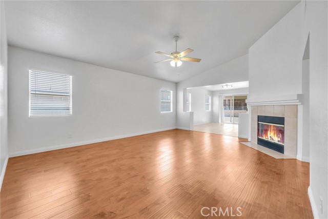 Detail Gallery Image 4 of 18 For 11719 Fern Pine, Victorville,  CA 92392 - 4 Beds | 2 Baths