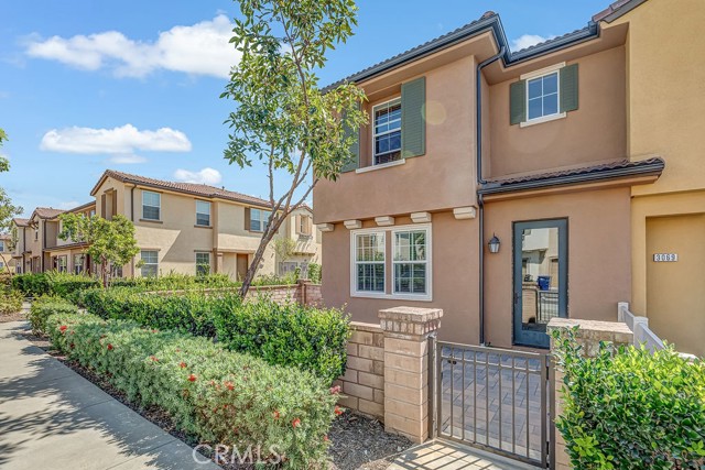 Detail Gallery Image 3 of 36 For 3071 E via Rosso, Ontario,  CA 91764 - 3 Beds | 2/1 Baths