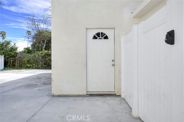 Detail Gallery Image 2 of 24 For 7300 N Firmament Ave, Van Nuys,  CA 91406 - 3 Beds | 2 Baths