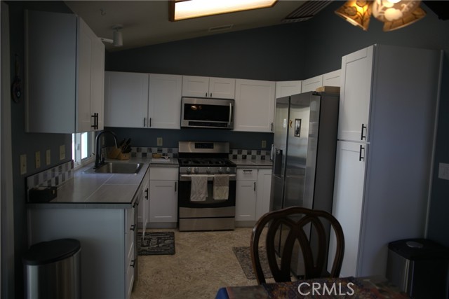 Detail Gallery Image 4 of 14 For 31838 via Barraza, Temecula,  CA 92592 - 3 Beds | 2 Baths