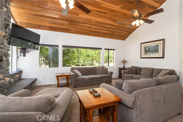 Detail Gallery Image 9 of 58 For 7204 Yosemite Park Way, Yosemite,  CA 95389 - 3 Beds | 4 Baths