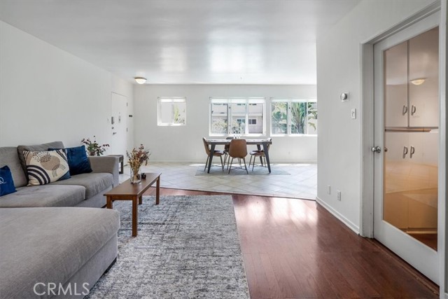 Detail Gallery Image 10 of 23 For 1525 N Hayworth Ave #205,  Los Angeles,  CA 90046 - 2 Beds | 1 Baths