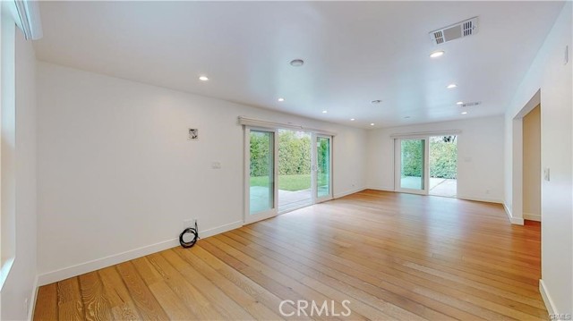 Detail Gallery Image 19 of 50 For 3119 Mesa Verde Dr, Burbank,  CA 91504 - 4 Beds | 3 Baths