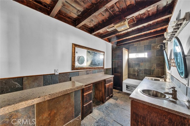 Image 24 of 73 For 31516 Clay River Road