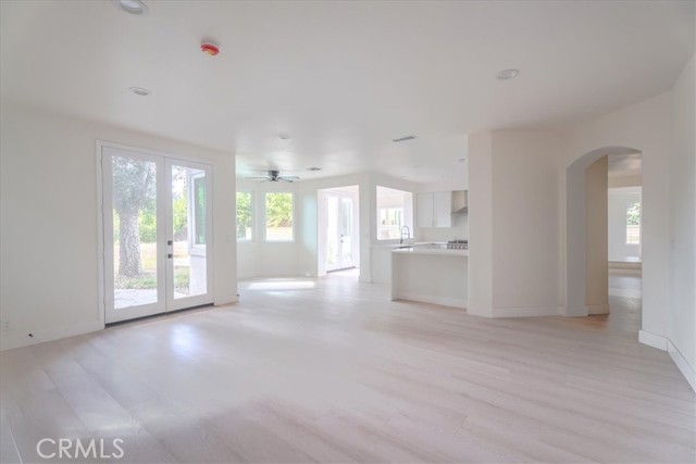 Detail Gallery Image 15 of 55 For 21016 Mendenhall Ct, Topanga,  CA 90290 - 5 Beds | 4/1 Baths