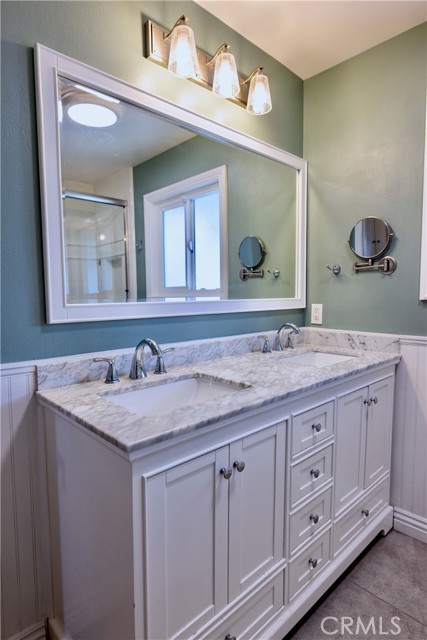 2414 Niagara Way, Costa Mesa CA: https://media.crmls.org/medias/ec4d4be2-20f6-438e-ac2d-75ca382b3a5c.jpg