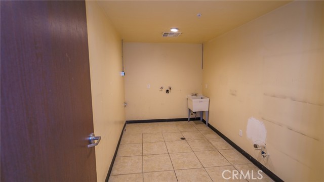 9055 E Las Tunas Drive, Temple City, California 91780, ,Commercial Lease,For Rent,9055 E Las Tunas Drive,CRAR22247039