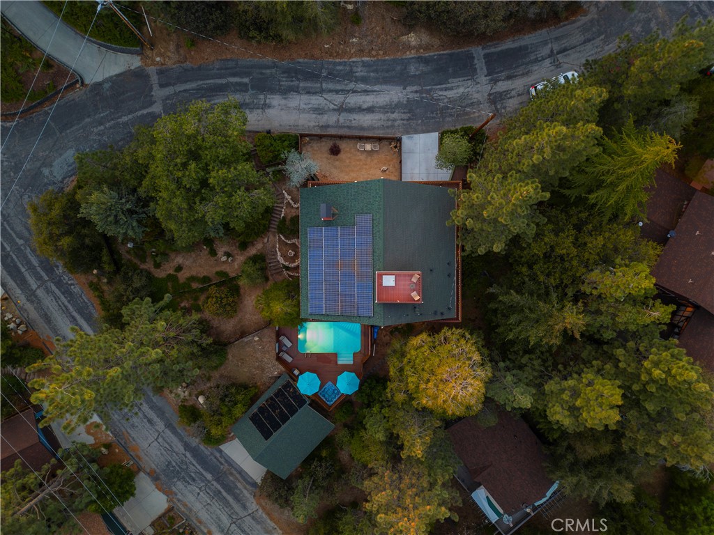https://media.crmls.org/medias/ec4ddb27-d5d4-467e-a53f-092e71c4bdc8.jpg?preset=X-Large