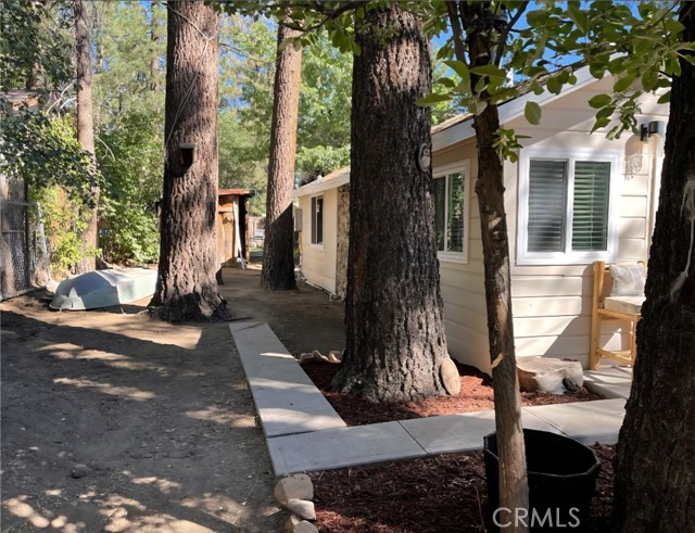 Detail Gallery Image 2 of 25 For 40172 Highland Rd., Big Bear Lake,  CA 92315 - 2 Beds | 1 Baths