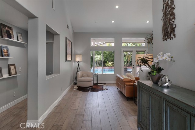24632 Stagg Street photo 5