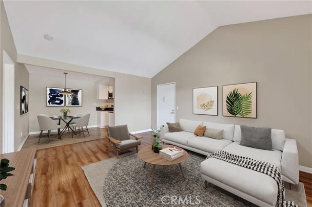 Front Image Thumbnail for CROC26072943