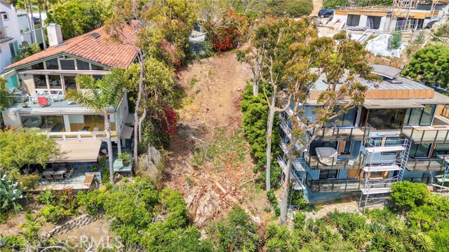 410 Alta Vista Avenue, Laguna Beach CA: https://media.crmls.org/medias/ec4f094c-b911-4f91-9d28-574b7ad80b1a.jpg