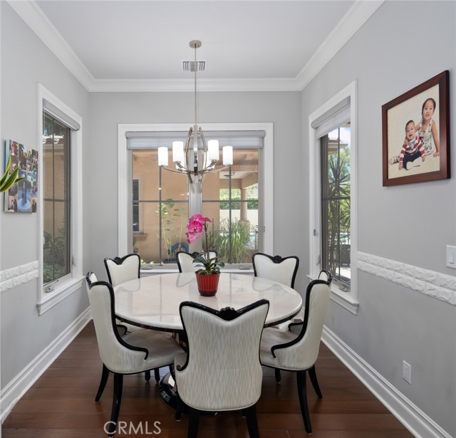 dining nook in kitchen