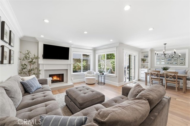 Living Room & Dining. Fake/Virtual Fire in the Fireplace Living Room & Dining. Fake/Virtual Fire in the Fireplace