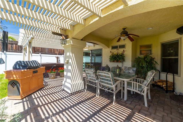 23849 Canyon Lake N Drive, Canyon Lake CA: https://media.crmls.org/medias/ec508ae0-db0b-49ee-80ab-a387a11a1db8.jpg