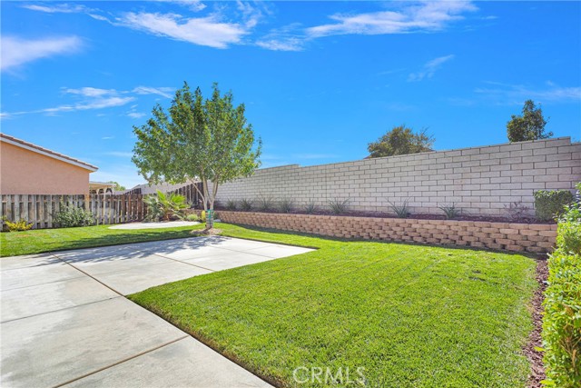 Detail Gallery Image 35 of 43 For 14221 Surrey Ct, Victorville,  CA 92394 - 3 Beds | 2 Baths