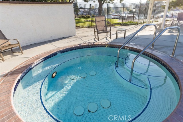 Detail Gallery Image 19 of 21 For 2819 Lakeridge Ln, Westlake Village,  CA 91361 - 2 Beds | 2 Baths