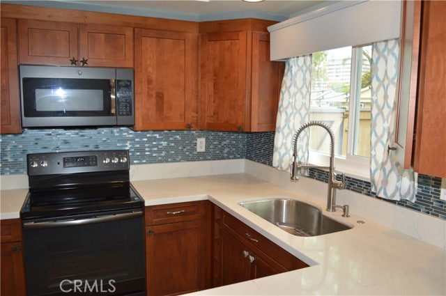 Detail Gallery Image 15 of 28 For 600 Rainier Way #207,  Costa Mesa,  CA 92626 - 3 Beds | 2/1 Baths