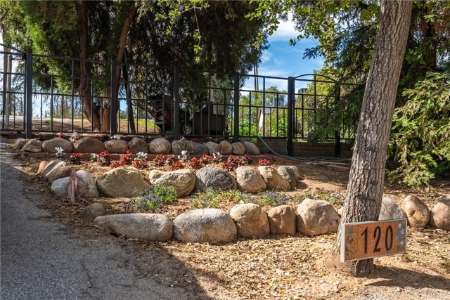 Detail Gallery Image 8 of 60 For 120 Franklin Ave, Redlands,  CA 92373 - 4 Beds | 3 Baths