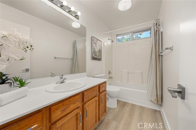 Detail Gallery Image 12 of 27 For 4906 Shadow Stone Dr, Bakersfield,  CA 93313 - 4 Beds | 2 Baths