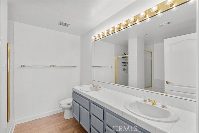 Detail Gallery Image 27 of 32 For 4348 Mammoth Ave #102,  Sherman Oaks,  CA 91423 - 2 Beds | 2/1 Baths