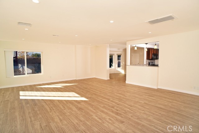 Detail Gallery Image 6 of 26 For 44315 88th St, Lancaster,  CA 93535 - 3 Beds | 2 Baths