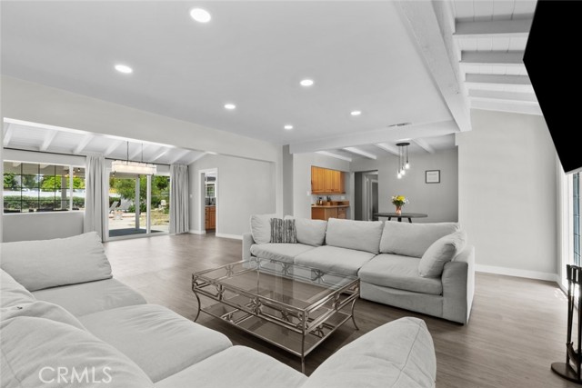 17441 Rayen Street, Sherwood Forest CA: https://media.crmls.org/medias/ec557eb4-08f3-4772-bb5b-b4ca2e7c07de.jpg