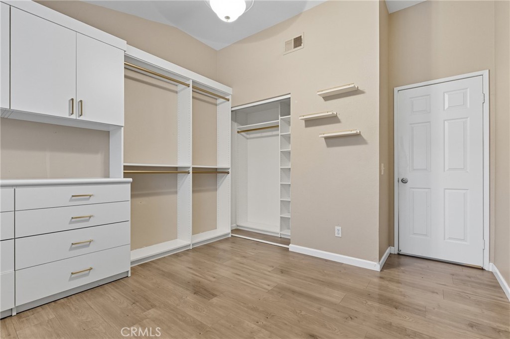 https://media.crmls.org/medias/ec55851c-2ebd-4430-a5a2-3d849abd6568.jpg?preset=X-Large